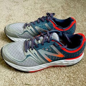 Women’s New Balance Vongo Fresh Foam sneaker. Size 8.